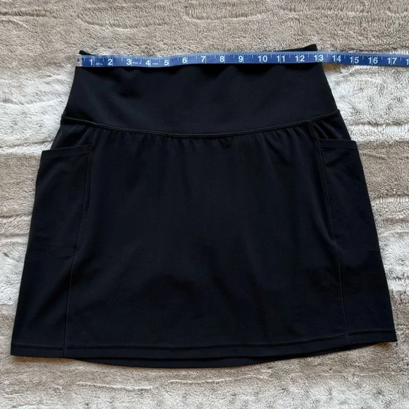 ATHLETA Salutation Stash High Rise 16 1/2 Skort in Color Black Size S - Picture 8 of 12